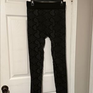 Elegant Black Patterned Women's Leggings
